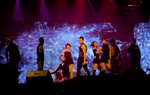 '2008 나쁜 파티' 무대에 오른 박진영 ⓒ사진=JYP엔터테인먼트