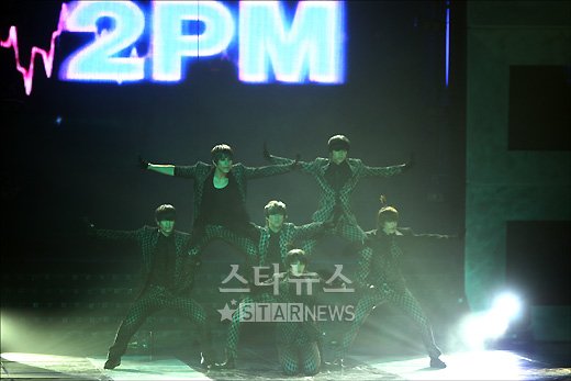 []2PM 'ȭ '