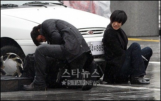 촬영중인 이병헌(왼쪽)과 김소연 ⓒ유동일 기자