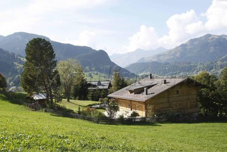 ↑ 로만 폴란스키 감독(76)이 연금돼 여생을 보낼 스위스 알프스 산맥 그슈타드 지역의 별장. 