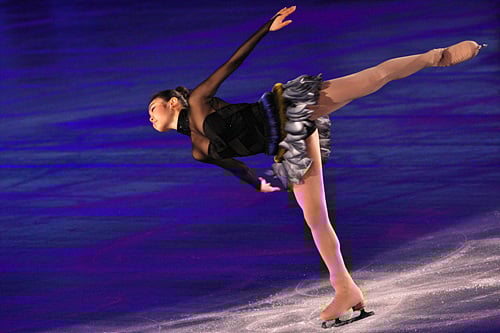 ↑'피겨여왕' 김연아(19, 고려대)가 내달 4일 일본 도쿄에서 ISU그랑프리 파이널 대회를 앞두고 각오를 밝혔다. 사진은 지난 8월 한국에서 열린 '삼성 하우젠 아이스 올스타 2009' 당시 김연아. ⓒ홍봉진기자 honggga@
