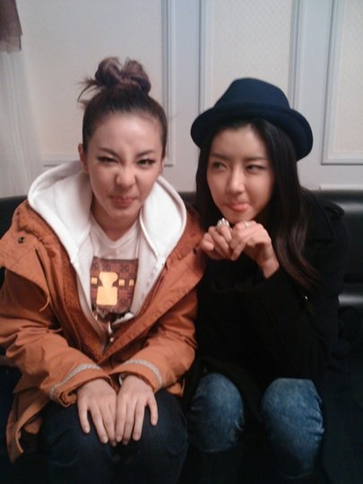 산다라박(왼쪽)과 박한별 ⓒ사진=2NE1 미투데이