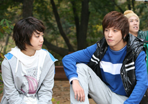 '미남이시네요'의 한 장면. 박신혜 정용화(왼쪽부터) ⓒSBS