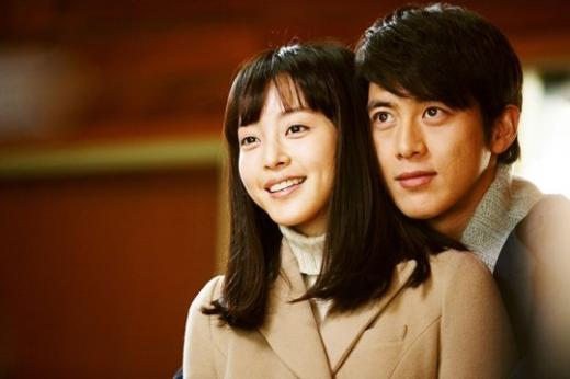 한예슬(왼쪽)과 고수 ⓒ사진=SBS