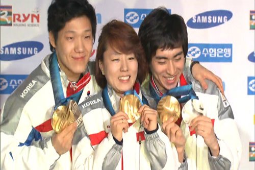 2010 밴쿠버동계올림픽 스피드스케이팅에서 금메달을 딴 모태범 이상화 이승훈 선수(왼쪽부터) <사진=SBS>