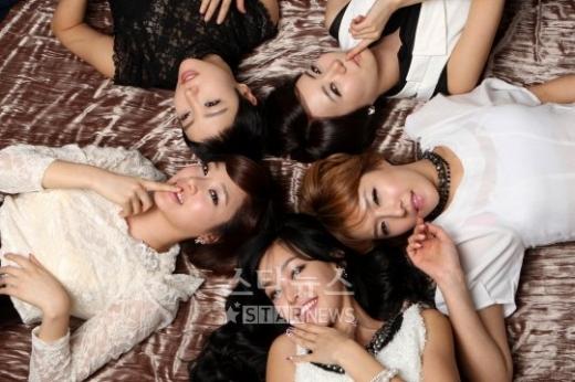 오로라의 은설, 정은, 큐라, 선영, 연지(왼쪽 위부터 시계방향) ⓒ홍봉진 기자 honggga@ <br /><br />
