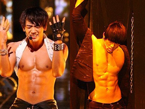 비(왼쪽)과 2PM의 택연