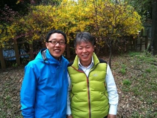 김제동(왼쪽)과 엄홍길 ⓒ사진=김제동 트위터