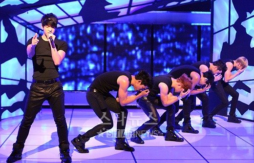 컴백 무대에 오른 2PM ⓒ홍봉진 기자 honggga@