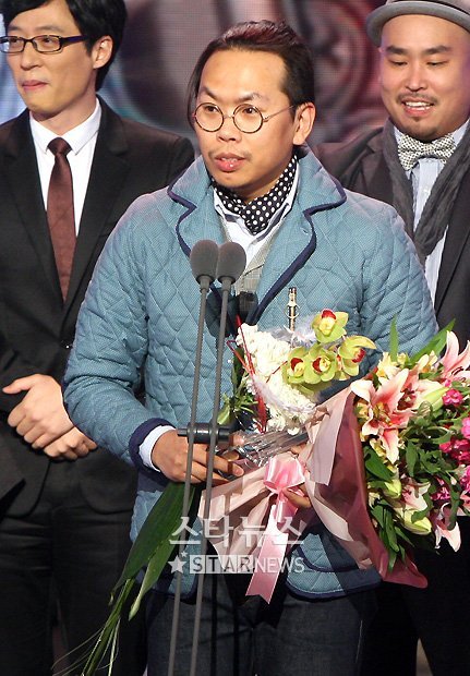 '2009 MBC 방송연예대상'에서 시청자가 뽑은 최고의 프로그램 상을 수상한 '무한도전'의 김태호 PD ⓒ머니투데이 스타뉴스 홍봉진 기자 honggga@