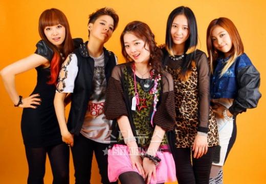 f(x)의 빅토리아, 엠버, 설리, 크리스탈, 루나(왼쪽부터) ⓒ사진=이동훈 기자