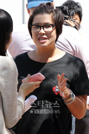 인터뷰 중인 이영자ⓒ임성균기자