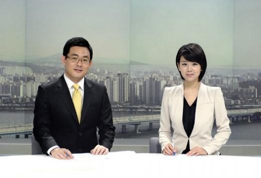 \'뉴스투데이\'의 손정은 앵커(오른쪽)와 박상권 앵커 <사진=MBC>