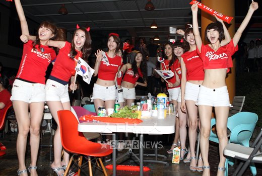이청용의 골에 환호하는 나인뮤지스 ⓒ사진=류승희 기자