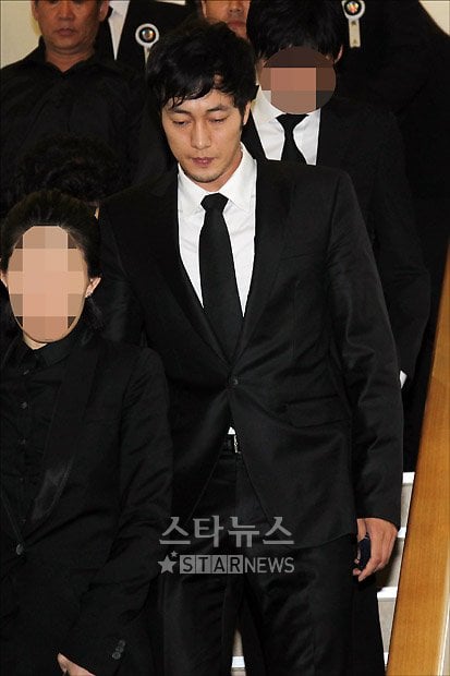 입관식장으로 향하는 소지섭 ⓒ사진=임성균 기자