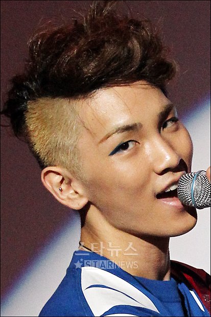 [★포토]파격 헤어스타일의 샤이니 키 