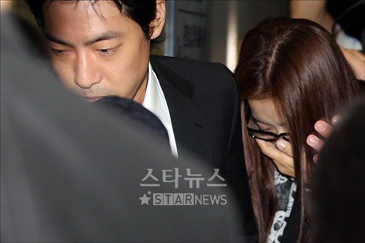 고 앙드레김의 빈소를 찾은 박주영 김희선 부부 ⓒ임성균 기자 tjdrbs23@