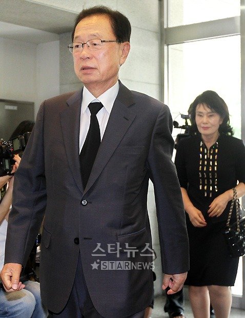 14일 오후 고 앙드레김으 빈소를 찾은 박희태 국회의장 내외 ⓒ홍봉진 기자