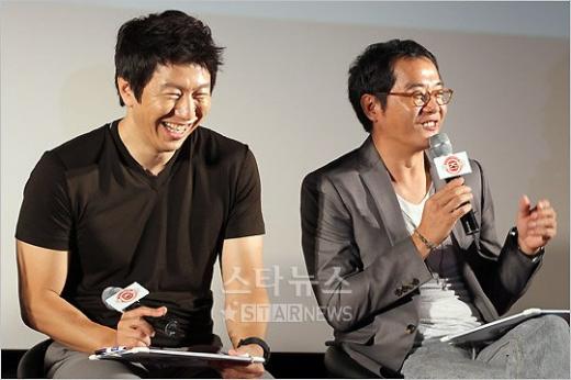 18일 영화 '퀴즈왕' 제작보고회에 참석한 김수로(왼쪽)과 장진 감독 ⓒ임성균 기자 tjdrbs23@