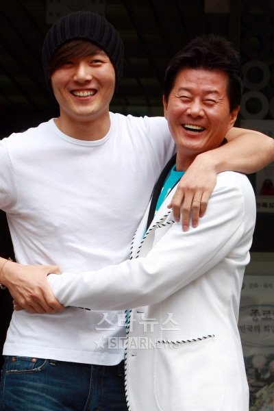 태진아(오른쪽)-이루 부자 ⓒ사진=임성균 기자