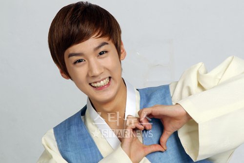 틴탑 천지 ⓒ임성균 기자 tjdrbs23@ (한복협찬=한복디자이너 박술녀)