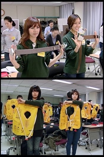 승무원 교육을 받고 있는 티아라 ⓒ사진=Mnet 제공 