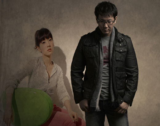 소녀시대 태연(왼쪽)과 더원.<사진제공=찬이뮤직>