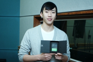 네이버 뮤직 '2010년 네이버 남자 솔로 검색 1위상'을 수상한 박재범                