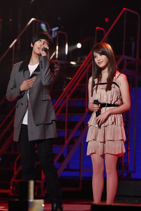 SS501 박정민(왼쪽)과 아이유.