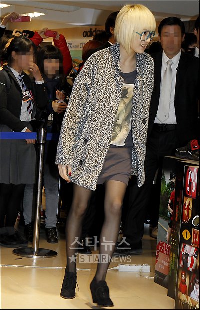 [★포토]지아, 사인회에 늦다니..너무 죄송해요! 