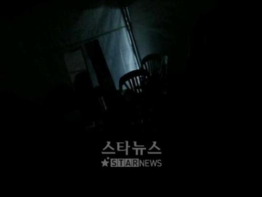 갑자기 정전이 된 가수 대기실 내부 ⓒ머니투데이 스타뉴스
