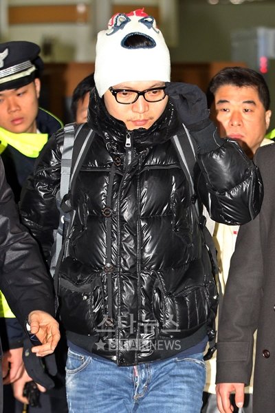 지난 19일 김포공항 입국 당시의 신정환 ⓒ홍봉진기자 honggga@