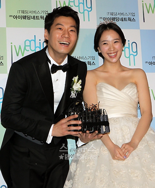 배우 이천희(왼쪽)와 전혜진ⓒ홍봉진 기자