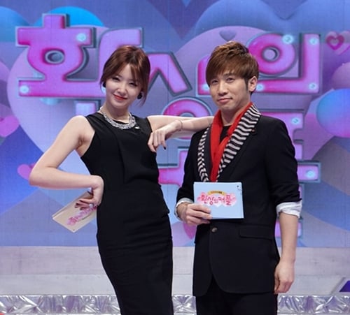 김새롬(왼쪽)과 유세윤<사진제공=tvN>