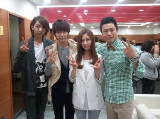 그룹 씨엔블루의 이정신, 강민혁, 소녀시대 서현, 김정민(왼쪽부터)ⓒ김정민 트위터