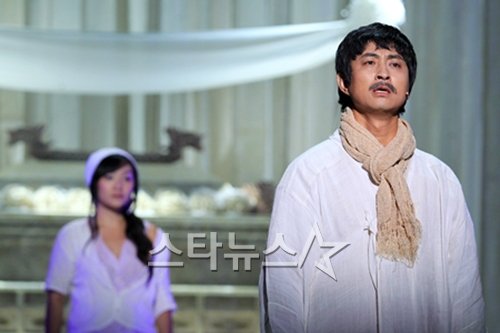 ▲ 뮤지컬 '서편제'에 출연 당시 JK김동욱(오른쪽) ⓒ류승희 인턴기자 grsh15@