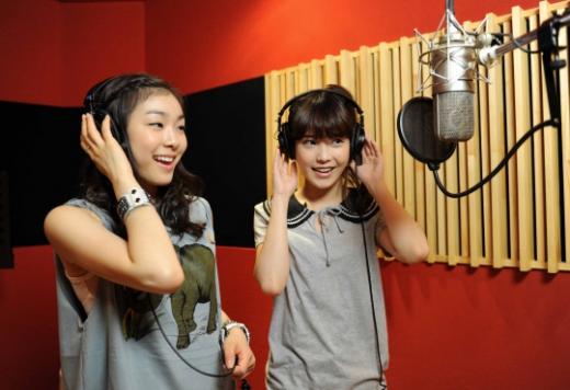 김연아(왼쪽)와 아이유 <사진제공=SBS>