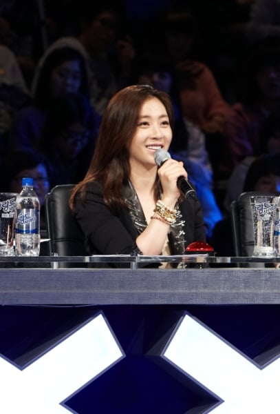 '코리아 갓 탤런트'에서 심사중인 배우 송윤아 <사진=tvN>
