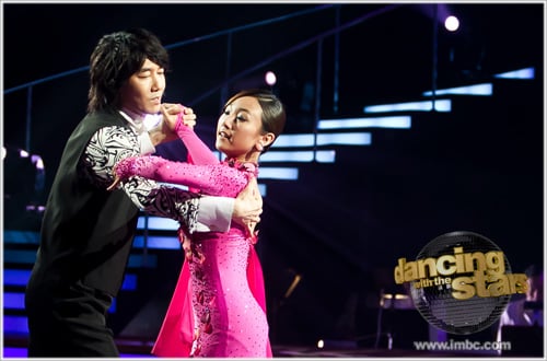 가수 김장훈과 파트너 정아름 ⓒ사진=MBC '댄싱 위드 더 스타' 방송 화면 