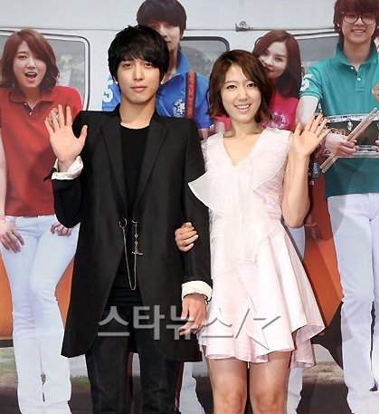 ▲ 정용화(왼쪽), 박신혜 ⓒ임성균 기자