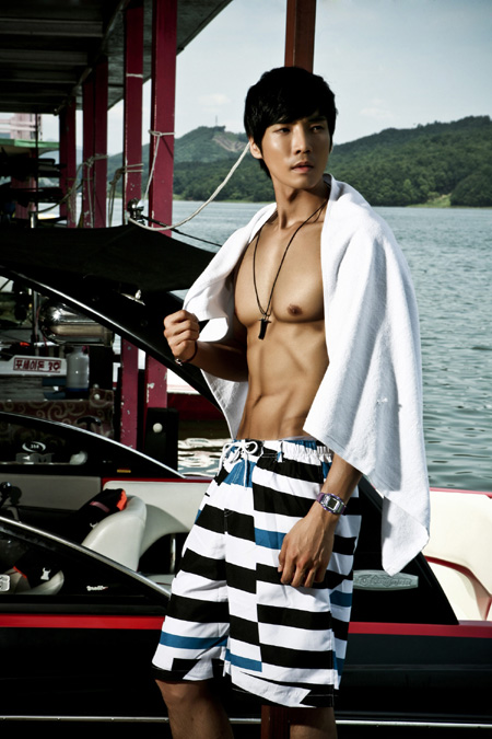 배우 강지섭