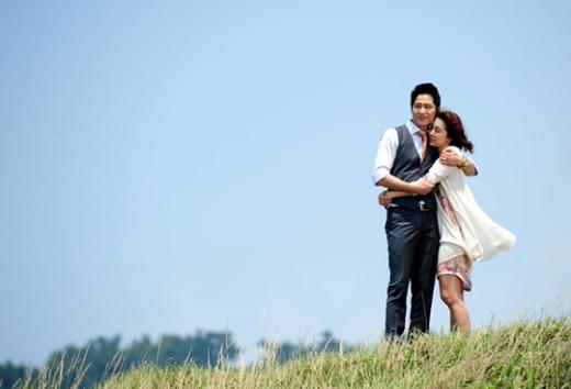SBS '내게 거짓말을 해봐' 촬영중인 윤은혜와 강지환 ⓒ사진=SBS 제공 