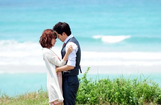 SBS '내게 거짓말을 해봐' 촬영중인 윤은혜와 강지환 ⓒ사진=SBS 제공 