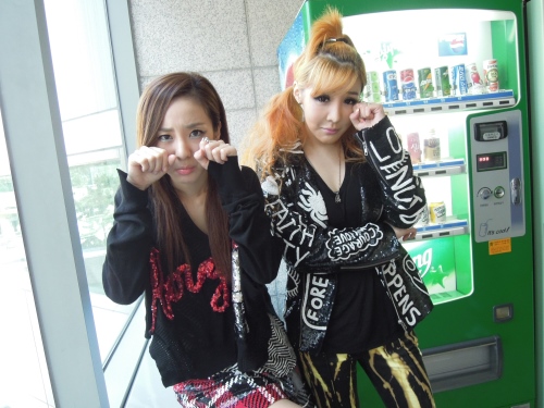 2NE1 산다라박(왼쪽)과 박봄 ⓒ출처=산다라박 미투데이