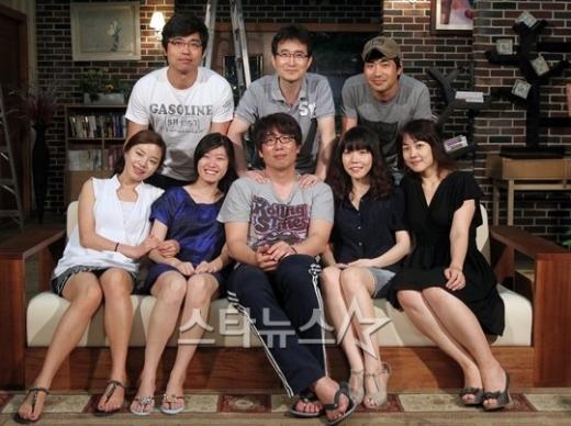 (위왼쪽부터)김영기 김병욱 조찬주 PD,(아래왼쪽부터)송미소 장진아 이영철 홍보희 백선우 작가 ⓒ사진=홍봉진 기자 