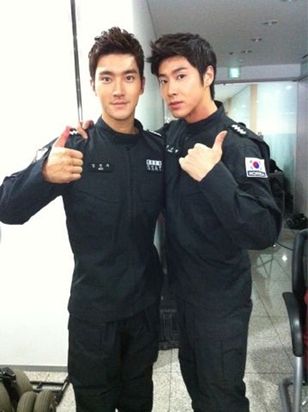최시원(왼쪽)과 유노윤호 ⓒ출처= 최시원 트위터