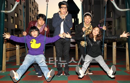 '사마귀유치원'팀. 조지훈, 정범균, 박성호, 박소영, 홍나영(왼쪽 위부터 시계 방향) ⓒ사진=최영재 인턴기자
