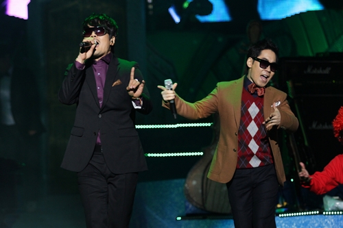 JK김동욱(왼쪽)과 김연우 ⓒ사진=CJ E&M제공