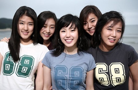 오소녀 시절의 양지원, 지나, 전효성, 유이, 유빈(왼쪽부터)