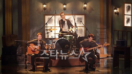 버스커버스커가 11일 '슈퍼스타K3' 파이널에서 공연하고 있다 ⓒ사진=이기범 기자